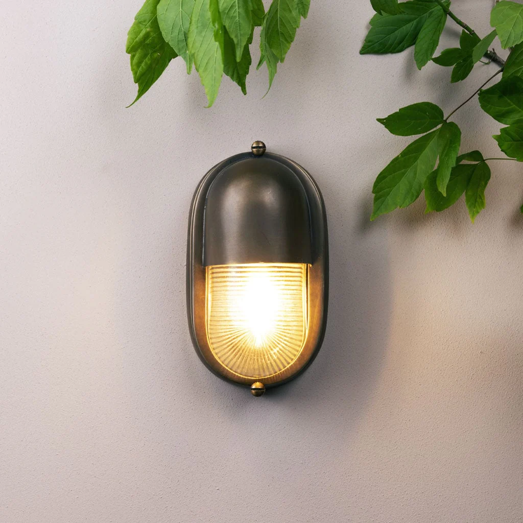 Fairford Outdoor Bulkhead Light - Image 5
