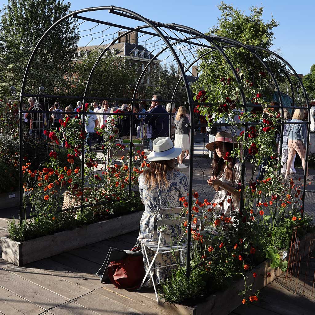 Round Pergola With Lattice - Image 4