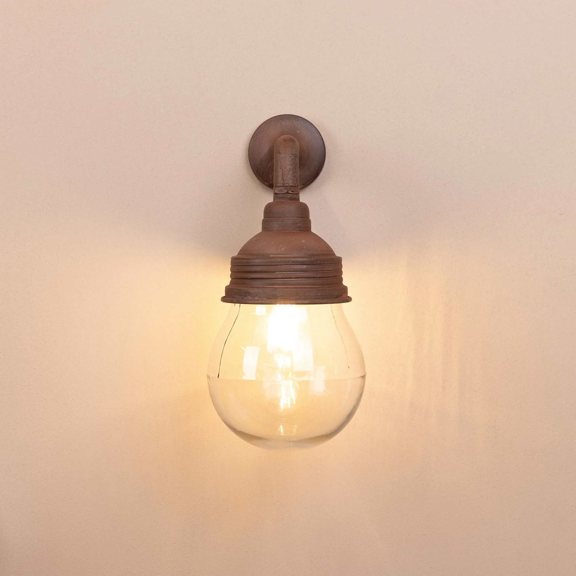 Trowbridge Outdoor Wall Lamp | Rust