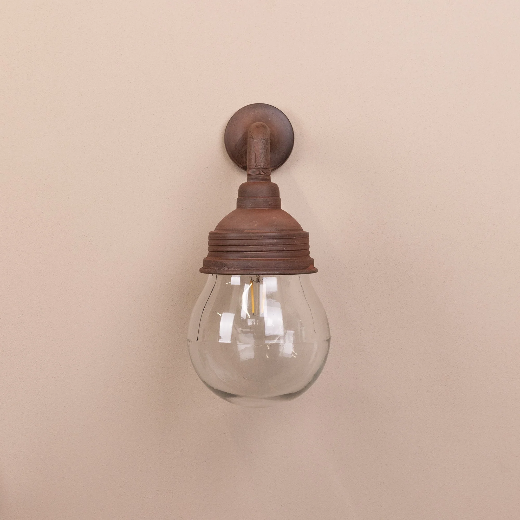 Trowbridge Outdoor Wall Lamp | Rust - Image 2